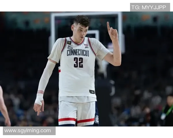 尽力局！克林根新秀赛两场比赛贡献15分3篮板2盖帽